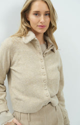 https://yaya.eu/cdn/shop/files/cardigan-with-detachable-collar-light-beige-melange_8e4df4ab-c950-473e-bc6c-5eac55de238e.jpg?v=1790944525&width=1000