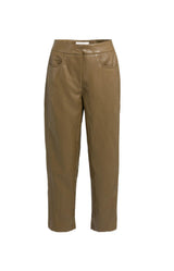 https://yaya.eu/cdn/shop/files/faux-leather-carrot-fit-trousers-1_b16c2f81-0637-404a-9e96-207a81561cf6.jpg?v=1788275809&width=1000