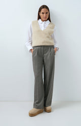 https://yaya.eu/cdn/shop/files/woven-wide-leg-check-trousers-with-pleat-details_f6ce019a-0736-40c7-b198-9462e665ab77.jpg?v=1788438861&width=1000